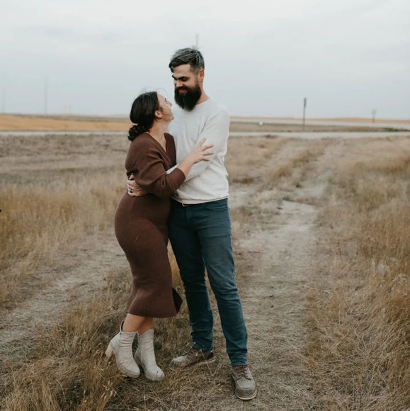 Meet your Posher, Lindsey - Picture 2 of 5